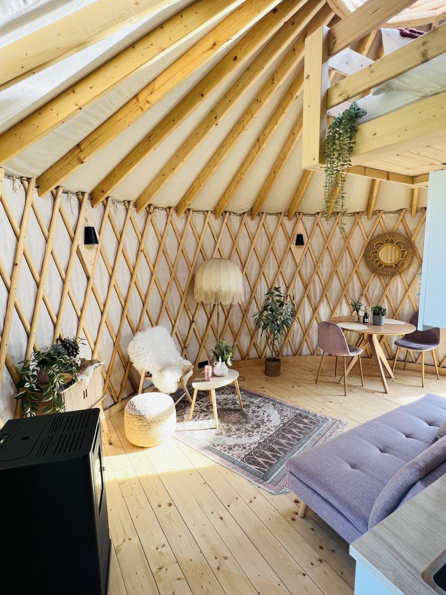 Magnolia Hoeve - Unieke Bestemming Voor Paardenliefhebbers En Bijzondere Overnachtingen In De Natuur Ledeacker Exterior photo